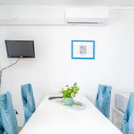 Appartamento Basic Comfort Miami 17º 0110 *